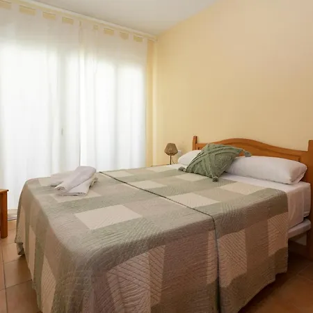 Apartamento Aquamarina, 2 Dormitorios, By Bookindenia
