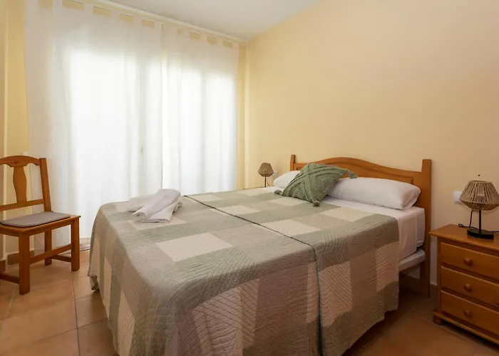 Apartamento Aquamarina, 2 Dormitorios, By Bookindenia