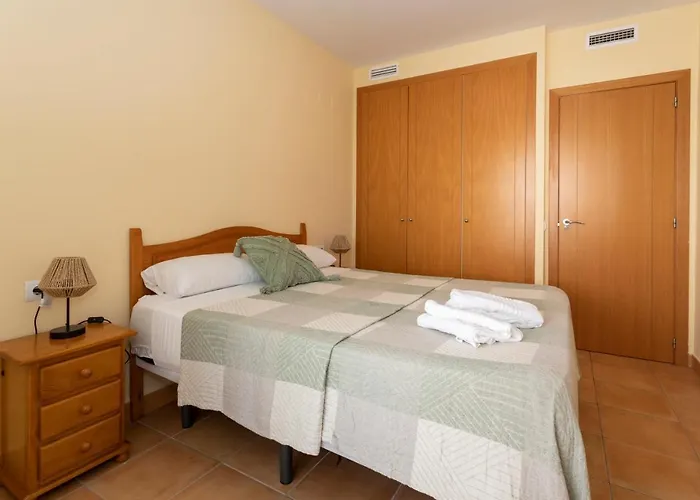 Appartamento Aquamarina, 2 Dormitorios, By Bookindenia